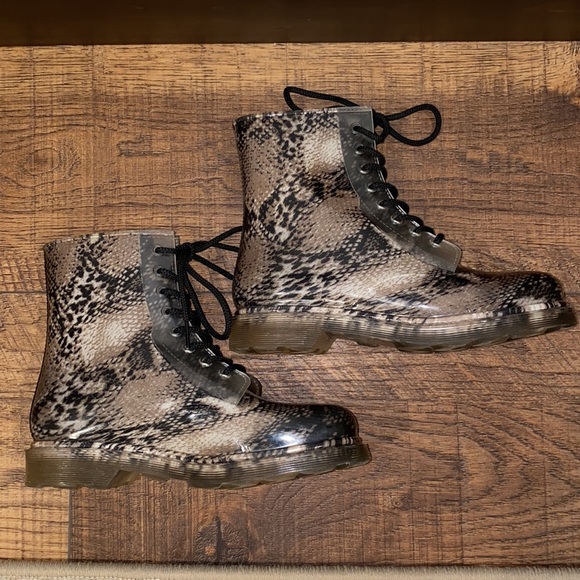 QUPID Jelly Python Lace Up Combat Moto Waterproof Boots “Dr. Marten-Inspired” - Picture 7 of 12